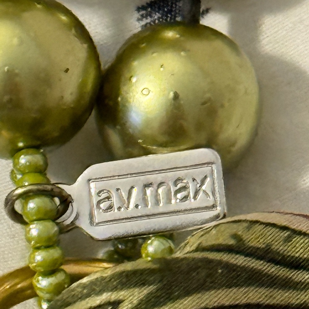 Vintage Necklace Faux Pearls Green Attached to Silk Abstract Scarf - Picture 8 of 17